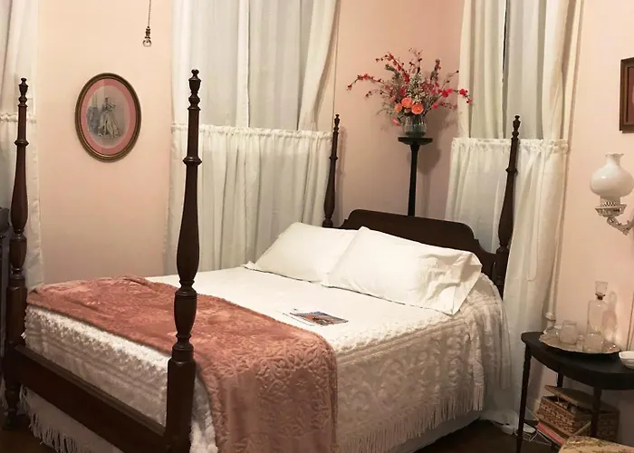 Riverboat Bed & Breakfast
