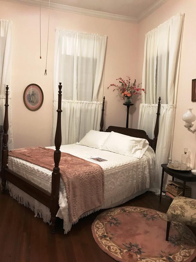 Riverboat Couette-café 3*